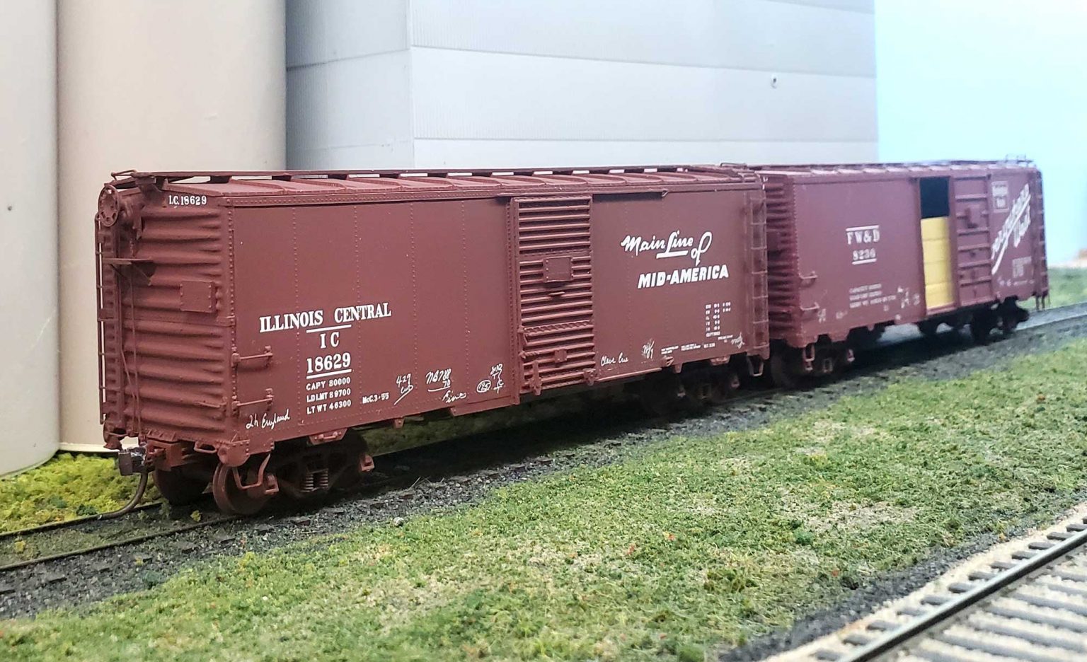 Illinois Central AAR Modified Design 40foot steel boxcar Resin Car